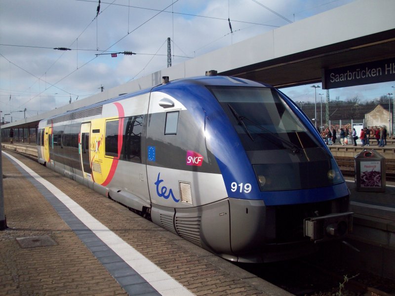 Bahnhof Saarbrcken. Zug nach Strabourg.(07.03.08)

