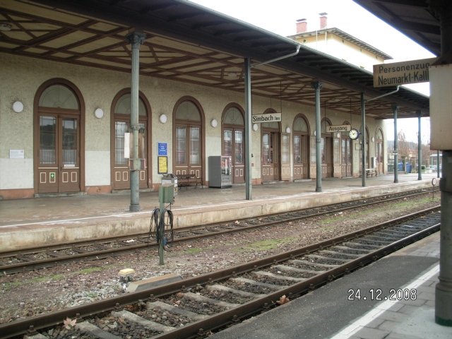 Bahnhof Simbach am Inn
Vom 2. Bahnsteig aus fotografiert.