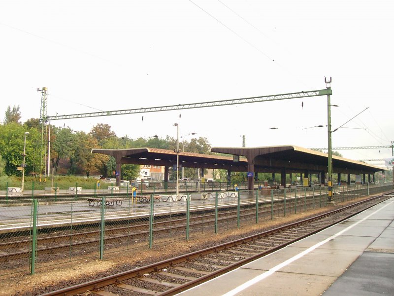 Bahnhof Siofok mit Bahnsteig 1, 2+3, 4+5(von vorn nach hinten)