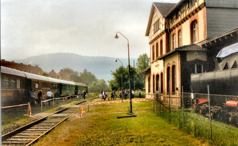 Bahnhof Wanfried (EG) mit Abschiedszug nach Eschwege, 1991