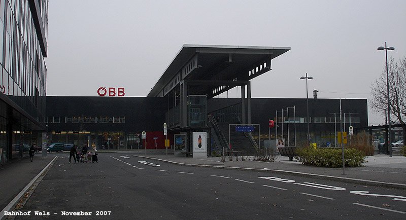 Bahnhof Wels im morgendlichen Nebel Ende November 2007 kHds