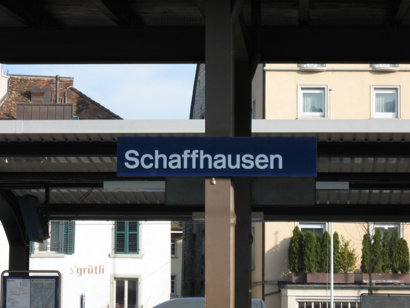 Bahnhofschild Schaffhausen 1.4.07