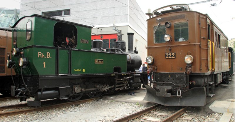 Bahnhofsfest Chur 2008: Lokparade vor dem Depot in Chur mit Ge 2/4 222 + Dampflok G 3/4 1  Rhtia  am 24. Mai. 