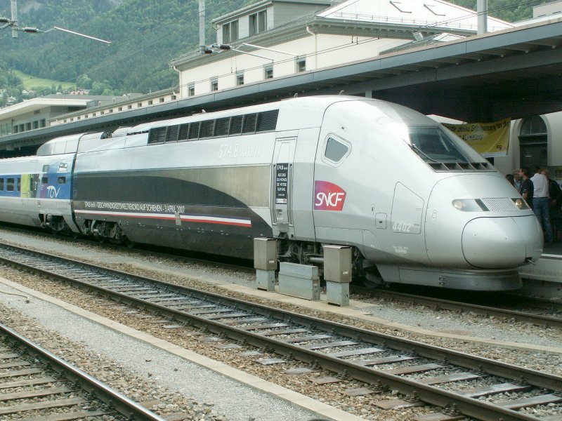 Bahnhofsfest in Chur,der mchtige Triebkopf des  Weltrekord TGV 
der am 3.April 2007 eine Geschwindigkeit von 574,8 km/h fuhr.
Chur 25.05.08