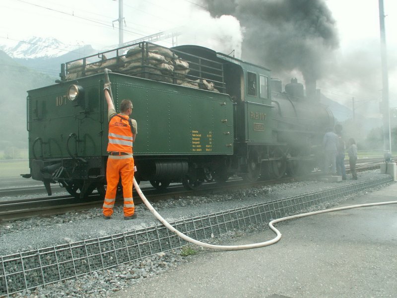 Bahnhofsfest in Chur,G 4/5 Nr.107 beim Wasserfassen in Untervaz.24.05.08
