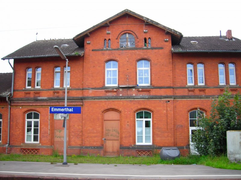 Bahnhofsgebude von Emmerthal (bei Hameln sommer2007)