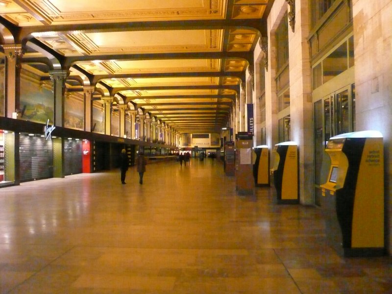 Bahnhofshalle im Gare de Lyon am 22.2.2008