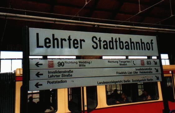 Bahnhofsschild Berlin Lehrter Stadtbahnhof