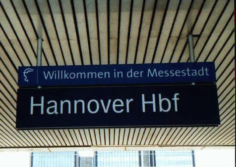 Bahnhofsschild Hannover Hbf