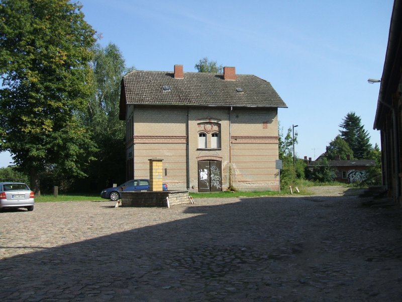 Bahnhofsvorplatz Karow (Meckl) 05.08.2007