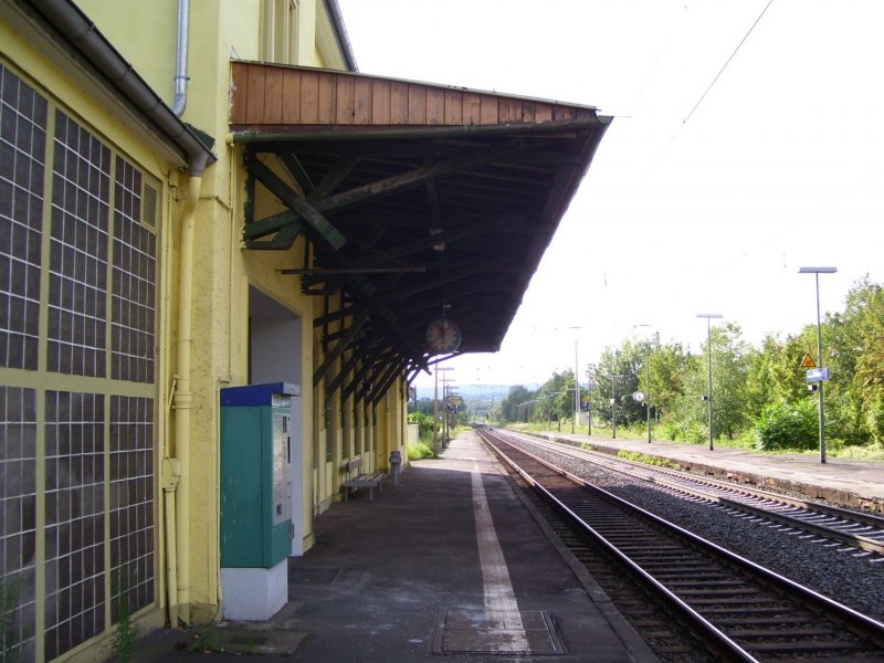 Bahnsteig 1 in Wiesbaden-Biebrich; 13.08.2007