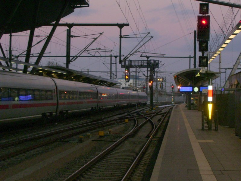 Bahnsteig 3 in Erfurt Hbf; 27.11.2007