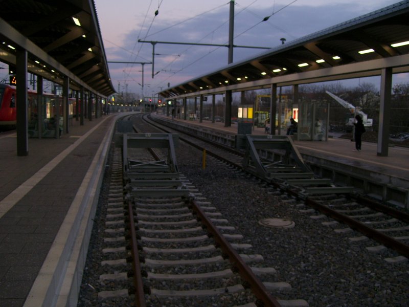 Bahnsteig 4 und 5 in Erfurt Hbf; 27.11.2007