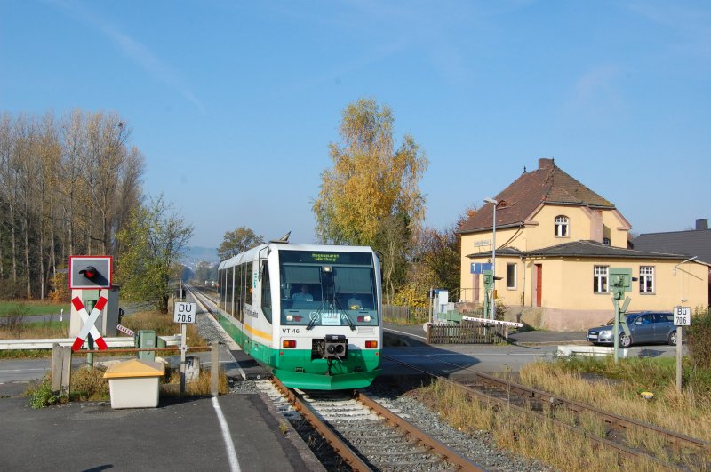 Bald Geschichte: RegioSprinter der Vogtlandbahn in Neuenmarkt-Wirsberg! Hier ist der VT46 der Vogtlandbahn/Arriva am 24.10.2008 am B bei Ludwigsschorgast. Diese RB-Leistung wird brigens im Auftrag der DB gefahren!!