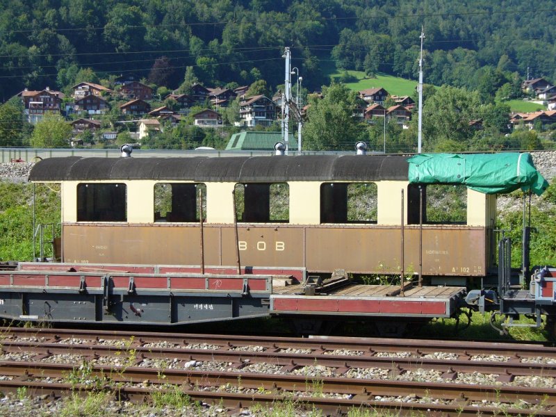 Ballenberg Dampf Bahn Abgestellter 1 Kl. Personenwagen A 102 ex BOB - A 102 am 05.08.2007 in Interlaken Ost 
