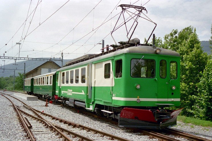 BAM = Bire - Apples - Morges 1000 mm .. Extrazug BDe 4/4 2 + AB 25 + B 31 im Bahnhofsareal von L`Isle Mont La Ville am 17.06.2006