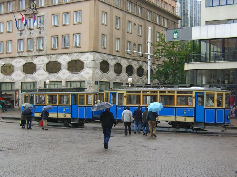 Ban-Jelacic-Platz. Offensichtlich historische Strassenbahn. Typ nicht bekannt. September 2008.