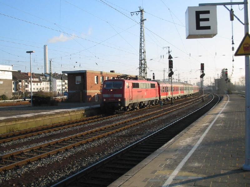 Baureihe 111 bein der Einfahrt in Mnster Hbf.