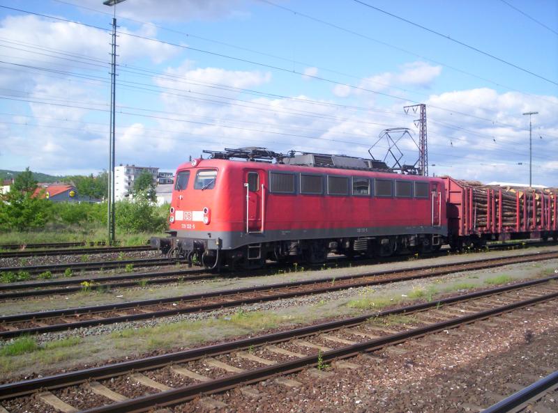 Baureihe 139 132-5 fhrt am 11.05.2005 durch Aschaffenburg Hbf in Richtung Darmstadt.