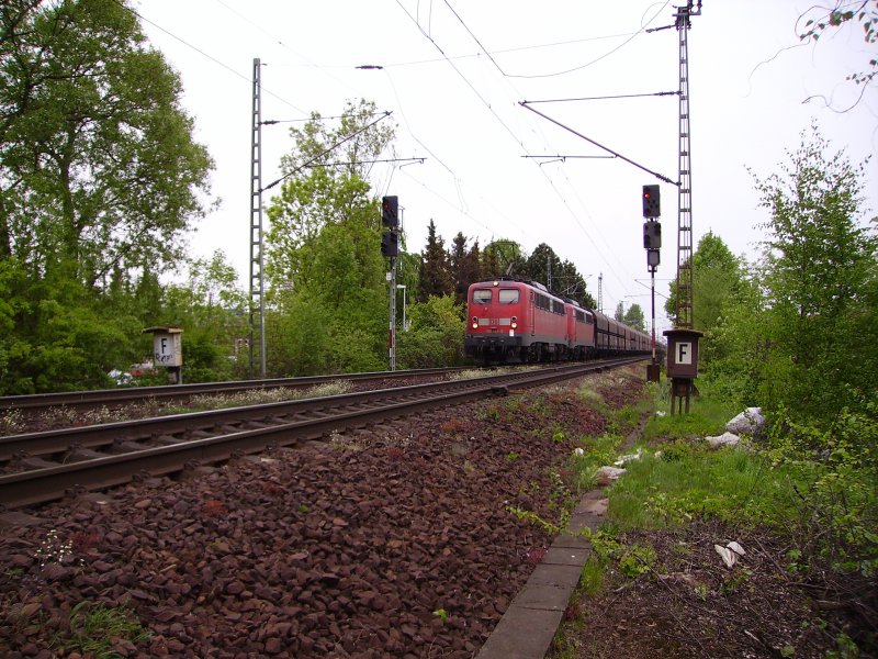 Baureihe 140 zusammen mit einer Schwesterlok kurz nach Elmshorn in Richtung HH.