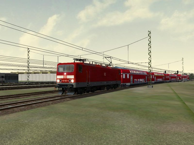 Baureihe 143 923-1 mit RE 160 Doppelstockwagen.
