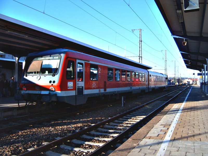 Baureihe 628 340-2 am 15.12.06 im Bahnhof Aalen. Dieser fuhr als RE 22542 von Ulm Hbf mit 4 min Zwischenhalt in Aalen nach Ellwangen.