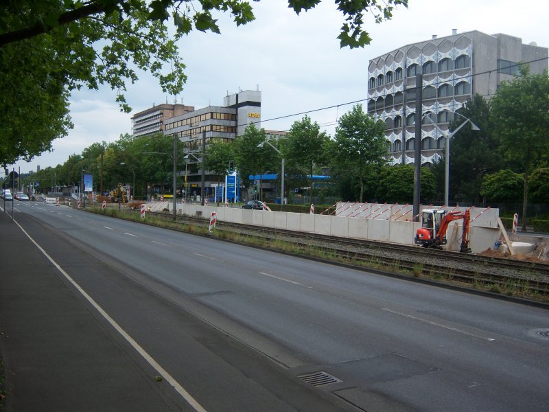 Baustelle zwischen den Haltestellen Platz der vereinten Nationen und Max-Lbner-Strasse. Ich habe keine Ahnung, was da gebaut wird. Vielleicht wei jemand von euch noch etwas genaueres.
