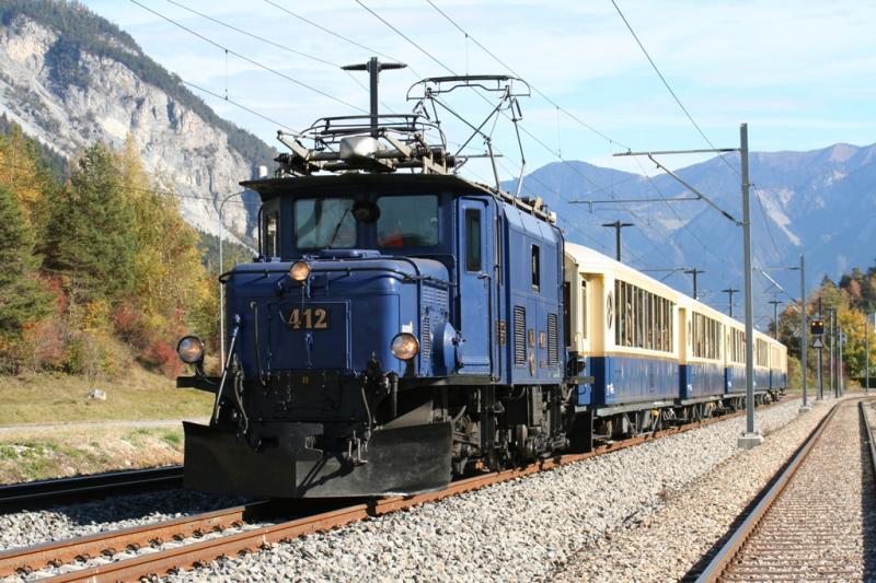 BAZ-Express (BaslerZeitung) in Domat-Ems (Ge 6/6 I 412)