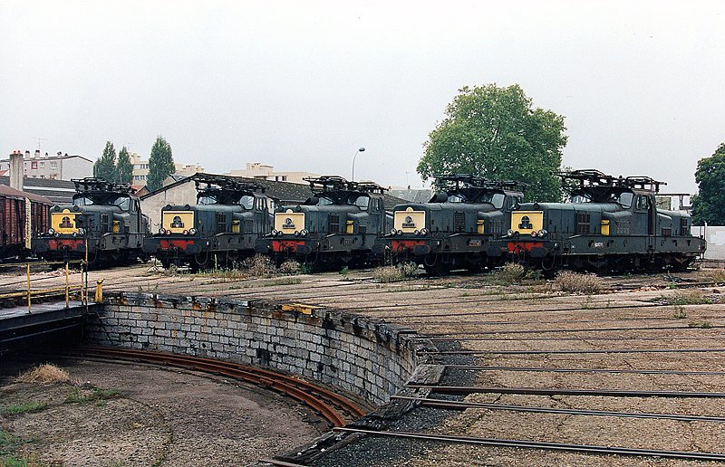 BB 12 000 abgestellt in Charleville-Mezieres, 10-1993, das Ende der franzsischen Krokodile ist nah