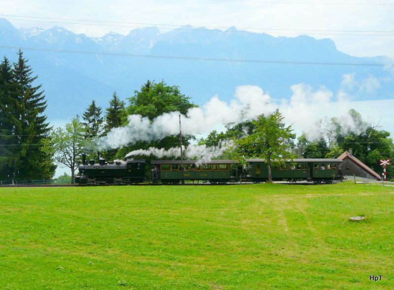 BC - Dampfzug mit der SEG G 2 x 2/2 105 unterwegs nach Chamby am 30.05.2009