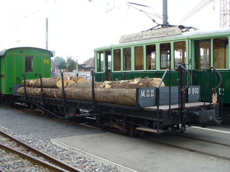 BC - G�terwagen O  810  ( ex MOB ) im Bahnhof von Blonay am 09.09.2007