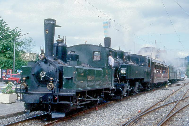 BC Museumsbahn Dampfzug 105043 in Doppeltraktion von Blonay nach Chamby am 23.06.1999 in Blonay mit Dampflok exLEB G 3/3 5 - exSEG G 2x2/2 105 - exBOB C4 44 - exRB ABCFZ4 15 - exSEG C4 171.
