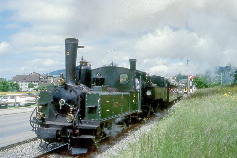 BC Museumsbahn Dampfzug 105043 in Doppeltraktion von Blonay nach Chamby am 23.06.1999 bei Blonay mit Dampflok exLEB G 3/3 5 - exSEG G 2x2/2 105 - exBOB C4 44 - exRB ABCFZ4 15 - exSEG C4 171.
