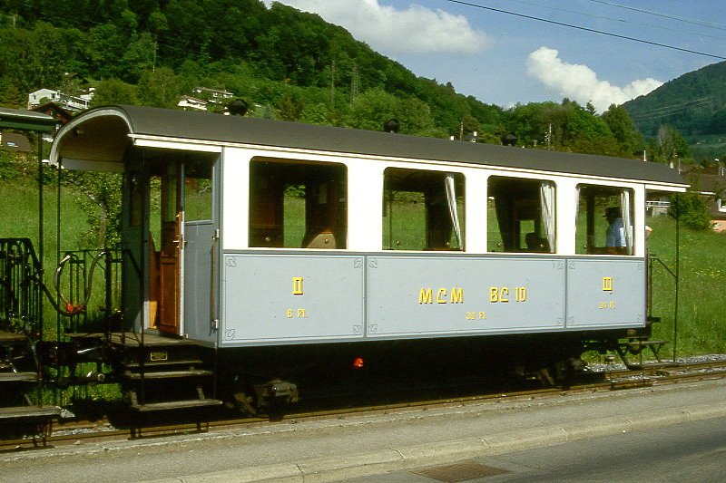 BC Museumsbahn - ex AOMC BC 10 am 19.05.1997 in Blonay  - 2./3.Klasse Personenwagen 2-achsig mit 2 offenen Plattformen - Baujahr 1908 - SIG - Gewicht 7,10t - 6/24 Sitzpltze - LP 9,54m - zulssige Geschwindigkeit 40 km/h - Lebenslauf: MCM BC 21 - AOMC BC 21 - 19721 an BC BC 21 - 02/1988 BC 10
