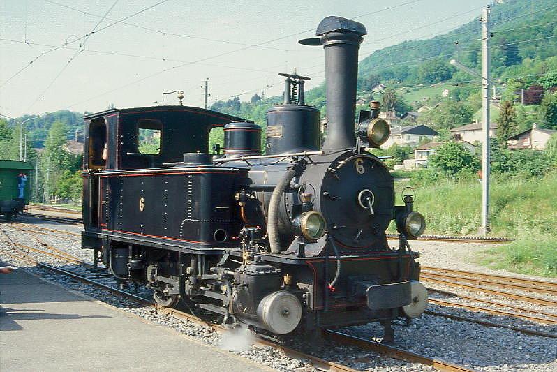 BC Museumsbahn - ex BAM G 3/3 6 am 19.05.1997 in Blonay - Dampflok - Baujahr 1901 - SLM1341 - 184 KW - Gewicht 25,00t - LP 7,02m - zulssige Geschwindigkeit 45 km/h - =06.06.1987 - Lebenslauf ex JS G 3/3 909 - 1903 Brnig G 3/3 109 - 1915a - 1924 BAM G 3/3 6 - 1943 RENFER G 3/3 6 - 1967 BC G 3/3 6. Hinweis: gescanntes Dia
