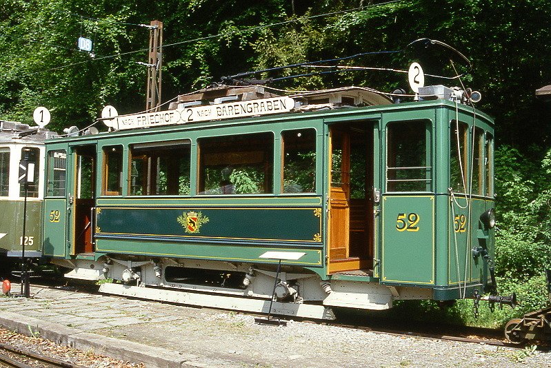 BC Museumsbahn - ex SSB Ce 2/2 52 am 19.05.1997 in Depot Chaulin - Tram-Triebwagen - Baujahr 1914 - SWS/MFO - 76 KW - Gewicht 12,00t - Sitzpltze 20 - LP 9,42m - zulssige Geschwindigkeit 35 km/h - Lebenslauf: ex SBB Ce 2/2 52 - 1969 an BC.
