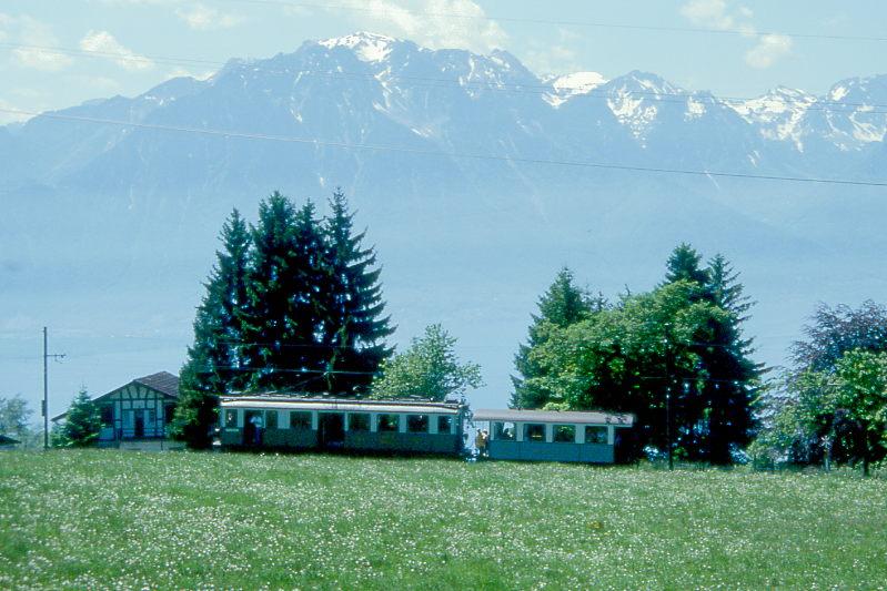 BC Museumsbahn Extrazug 60061 von Blonay nach Weiche -(Chaulin) am 24.05.1999 bei km 2,400 mit Triebwagen exMCM BCFeh 4/4 6 - exMCM BC 10.
