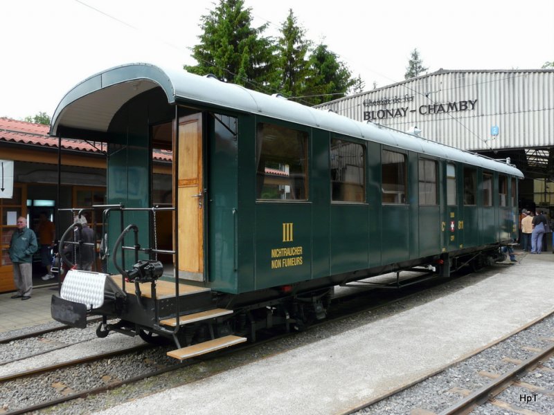 BC - Personenwagen C 811 ( ex SBB Brnig ) im Depotareal von Chaulin am 30.05.2009