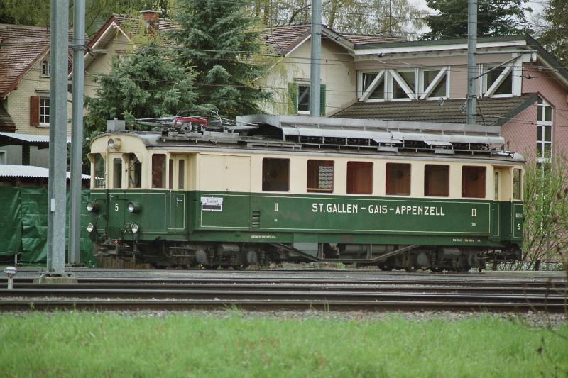 BCFeh 4/4 5 im Depotareal von Gais am 08.05.2006