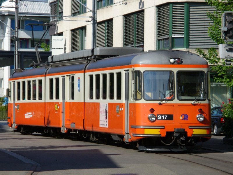 BD -  Gelenktriebwagen BDe 8/8 9 in den Strassen von Dietikon bei der Ausfahrt vom Bahnhof am 10.05.2007