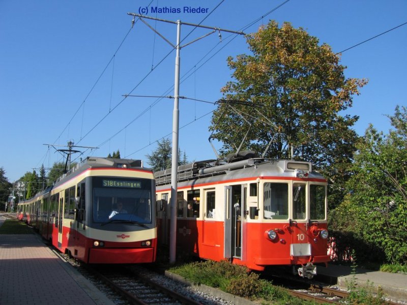 BDe 4/4 10 und Be 4/6 in Egg, bei der Kreuzung nach Esslingen am 23. Sept. 07