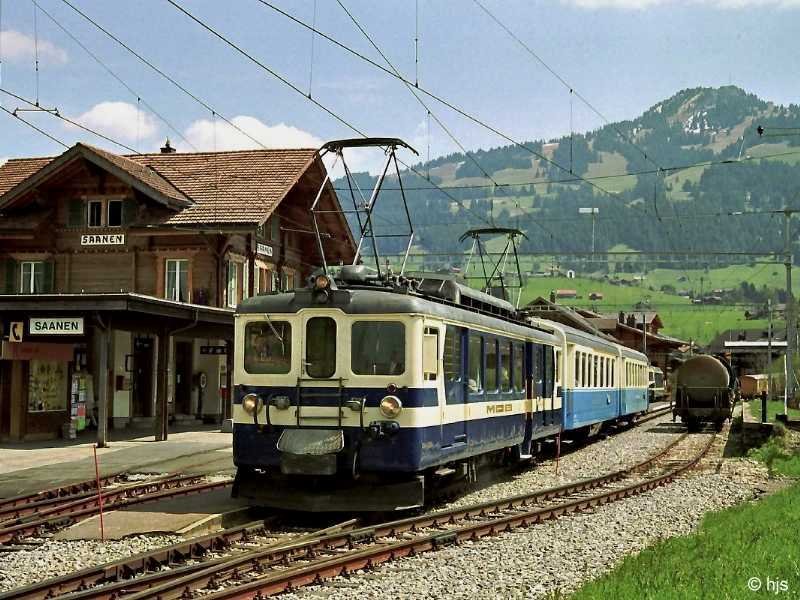 BDe 4/4 3004 mit Regionalzug 222 Zweisimmen - Montreux in Saanen (7. Mai 1996)