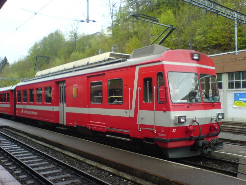 BDe 4/4 33 im Bahnhofsgelnde von Herisau am 08.05.2006