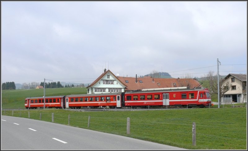 BDe 4/4 43 Pendelzug bei Steinegg. (17.04.2008)