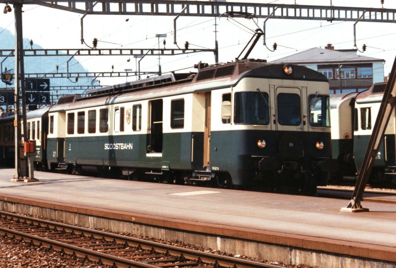 BDe 4_4 86 der Sdostbahn am 23.5.1993 in Arth-Goldau.
