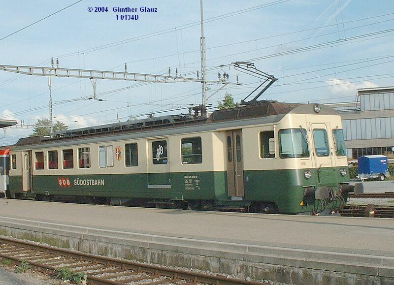 BDe 576 058-2  Wollerau  am 15.08.2004 im Bahnhof Rapperswil