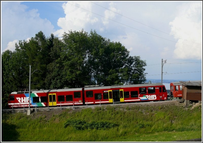 BDeh 3/6 25 schaltet einen kurzen Halt ein in Wartensee. (10.06.2008)