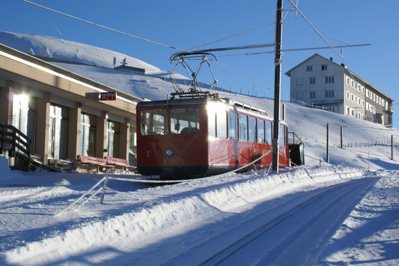 BDhe 2/4 2 mit X 102 auf Rigi Kulm im Einsatz fr die Schneerumung am 06.03.2008