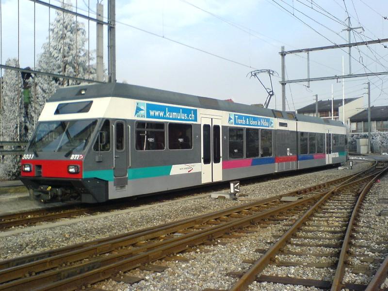 Be 2/6 503 in Bahnhof Tufelen