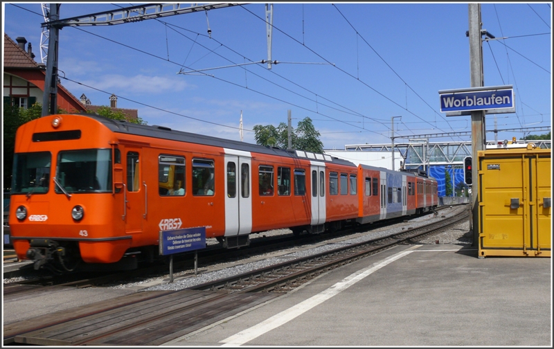 Be 4/12 43 aus Jegenstorf erreicht Worblaufen. (22.08.2009)